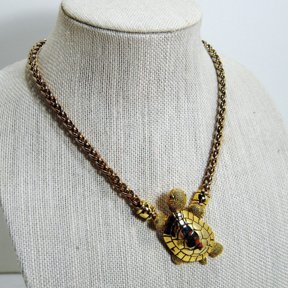 Necklace Gold Tone Turtle with Chunky Chain